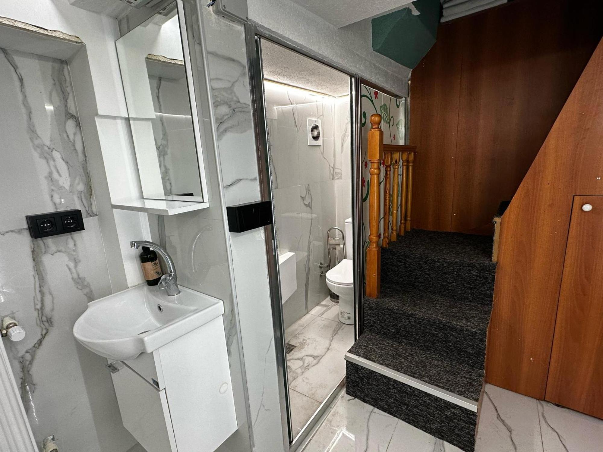 Seven Roses Apart Hotel Истанбул Екстериор снимка