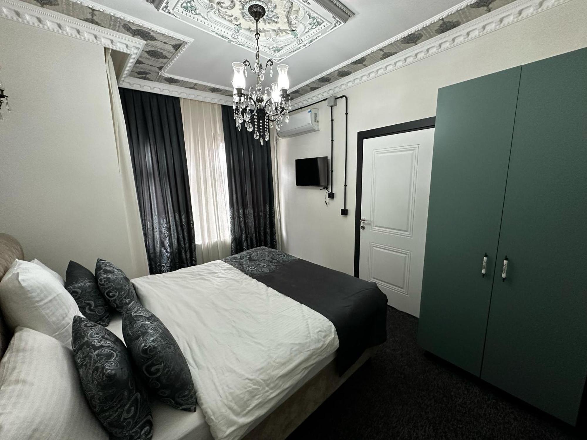 Seven Roses Apart Hotel Истанбул Екстериор снимка
