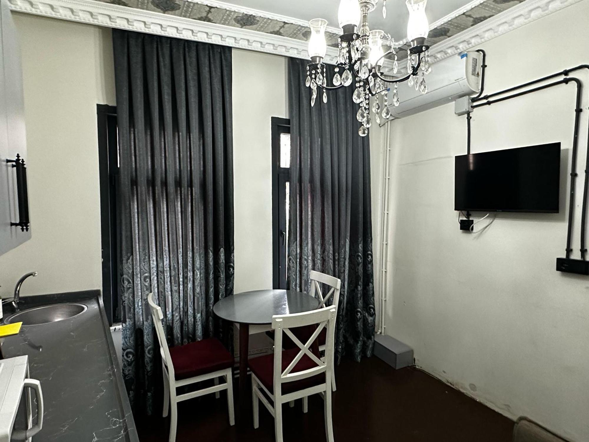 Seven Roses Apart Hotel Истанбул Екстериор снимка