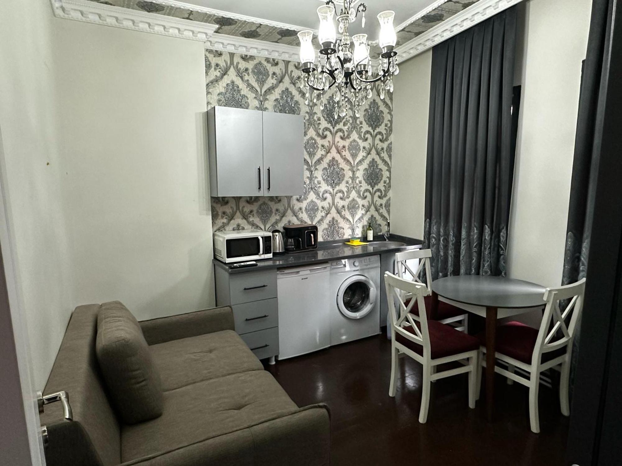 Seven Roses Apart Hotel Истанбул Екстериор снимка